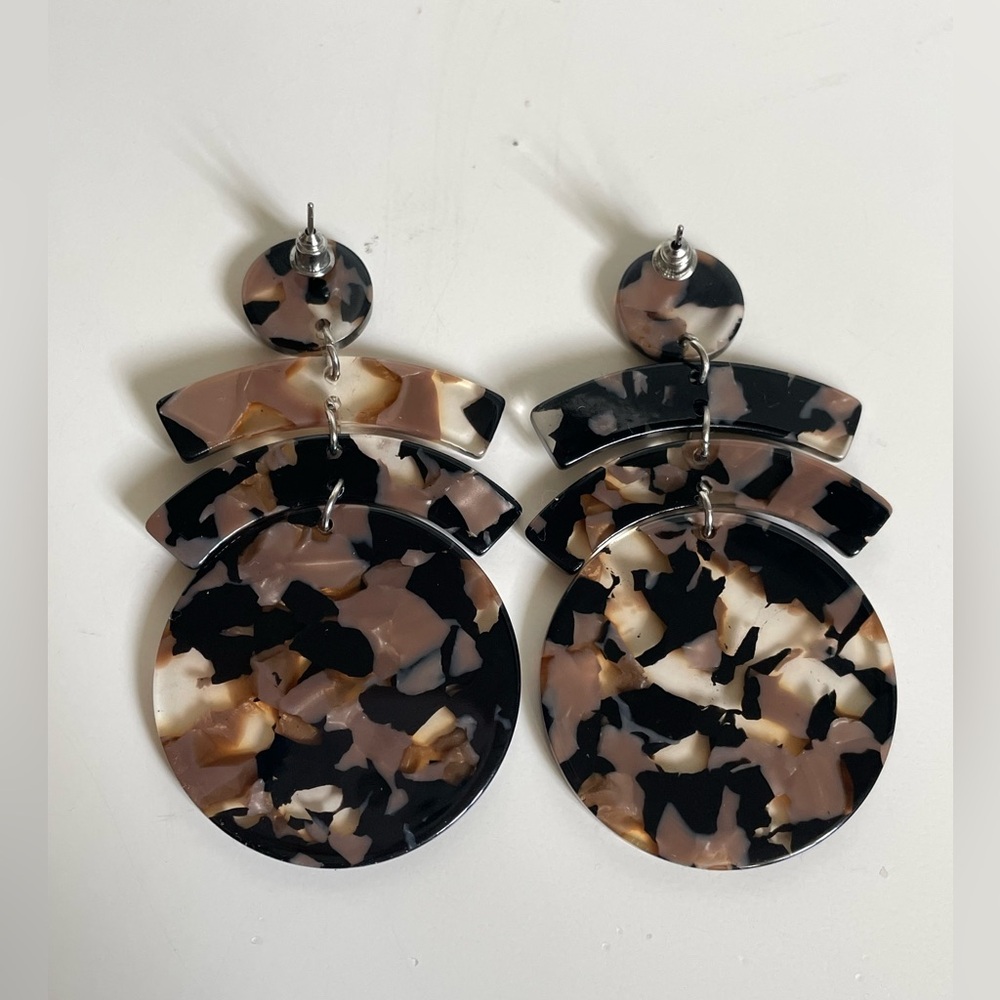 Tortoiseshell dangling earrings - Picture 4 of 7